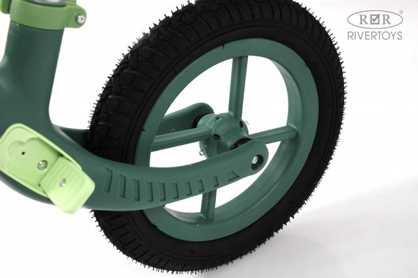 Изображение товара Беговел RiverToys HB-001 (зеленый)