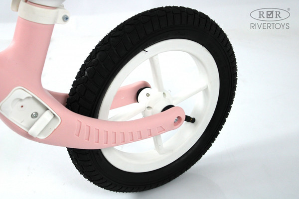 Изображение товара Беговел RiverToys HB-001 (розовый)