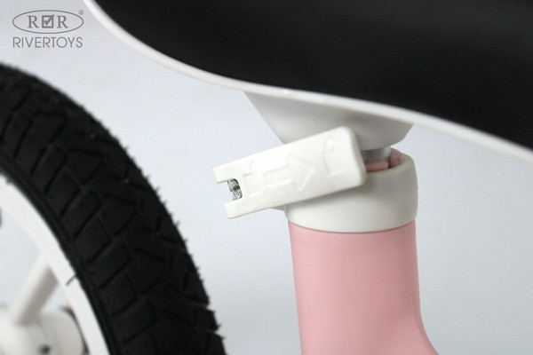 Изображение товара Беговел RiverToys HB-001 (розовый)