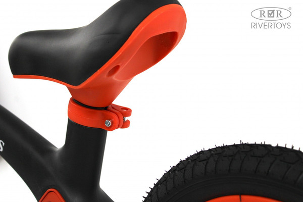 Изображение товара Беговел RiverToys HB-001 (черный)