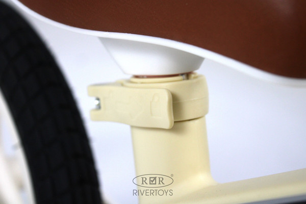 Изображение товара Беговел RiverToys HB-002 (бежевый)