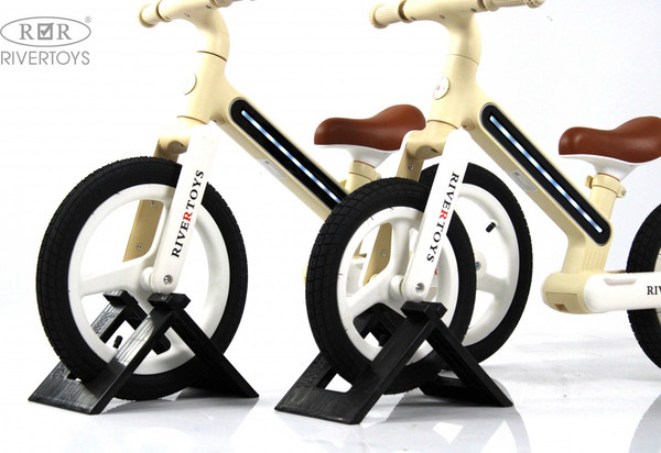 Изображение товара Беговел RiverToys HB-002 (бежевый)