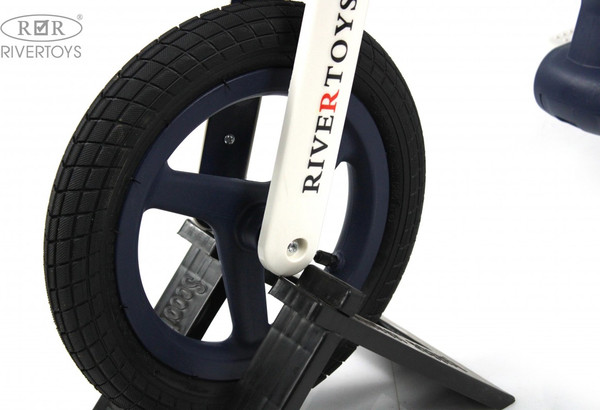 Изображение товара Беговел RiverToys HB-002 (синий/белый)