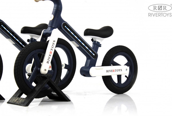 Изображение товара Беговел RiverToys HB-002 (синий/белый)