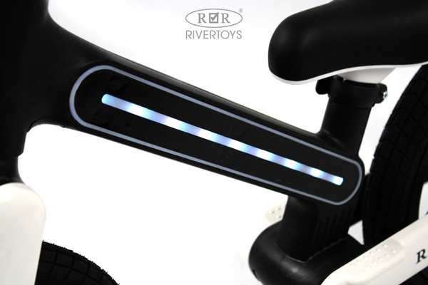 Изображение товара Беговел RiverToys HB-002 (черный)