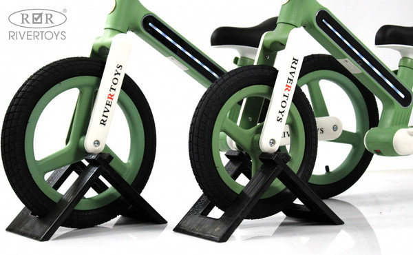 Изображение товара Беговел RiverToys HB-003 (зеленый)