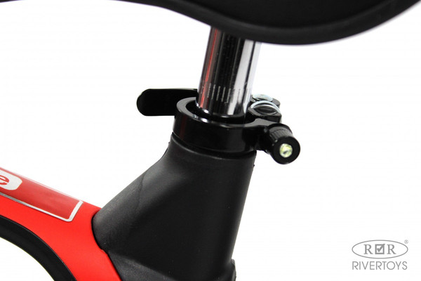 Изображение товара Беговел RiverToys М002БХ (черный)