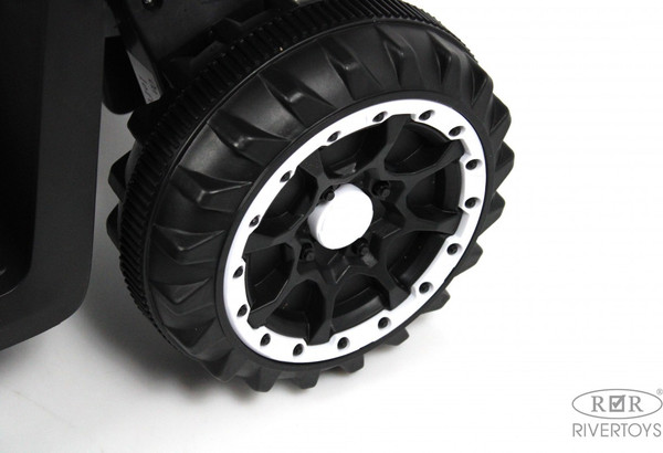 Изображение товара Детский квадроцикл RiverToys K004PX (белый)