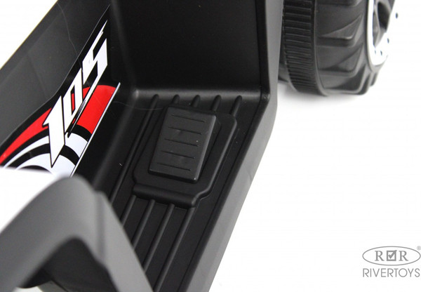 Изображение товара Детский квадроцикл RiverToys K004PX (белый)