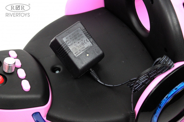 Изображение товара Детский мотоцикл RiverToys HL300 (розовый)