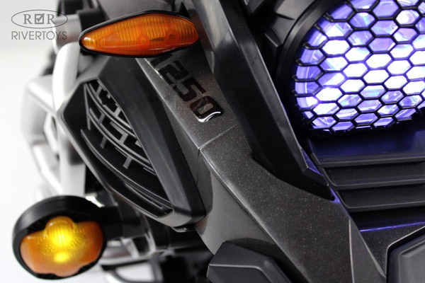 Изображение товара Детский мотоцикл RiverToys М009БХ (серый)