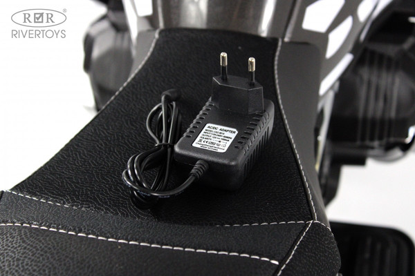 Изображение товара Детский мотоцикл RiverToys М009БХ (серый)