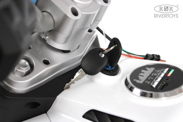 Изображение товара Детский мотоцикл RiverToys М111БХ (белый)