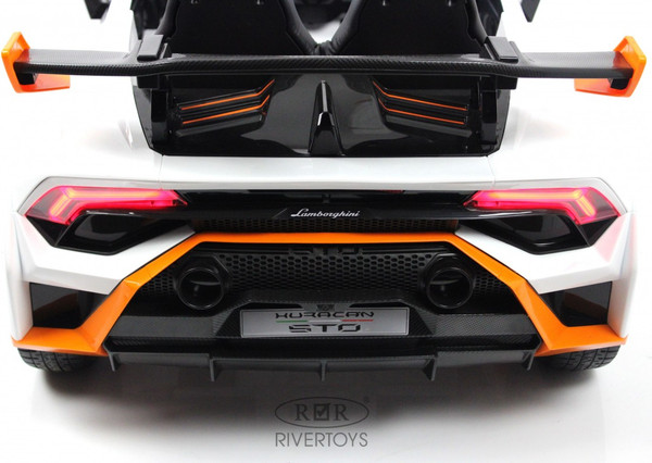 Изображение товара Детский автомобиль RiverToys Lamborghini Huracan STO / E888EE (белый)