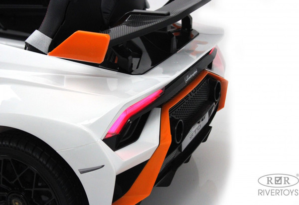 Изображение товара Детский автомобиль RiverToys Lamborghini Huracan STO / E888EE (белый)