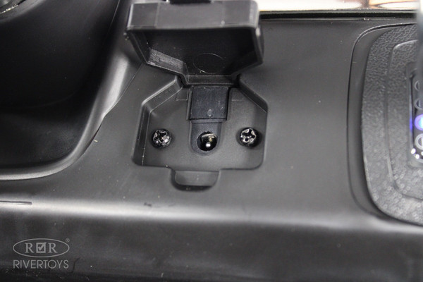 Изображение товара Детский автомобиль RiverToys Mercedes-Benz Unimog Concept P555BP (вишневый глянец)