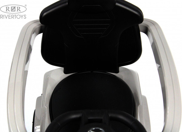 Изображение товара Детский автомобиль RiverToys Mercedes-Benz G63 / Z001ZZ-A (серый бриллиант)