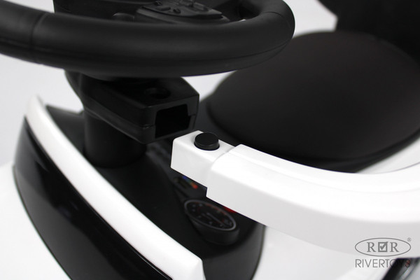 Изображение товара Качалка-каталка RiverToys Mercedes-Benz G63 / Z001ZZ-B (белый бриллиант)