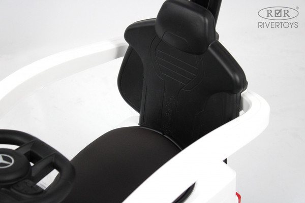 Изображение товара Качалка-каталка RiverToys Mercedes-Benz G63 / Z001ZZ-B (белый бриллиант)