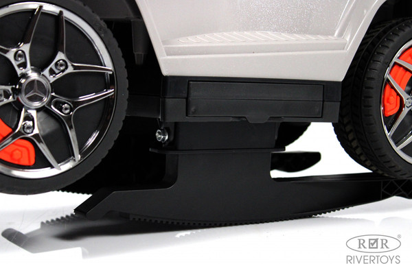 Изображение товара Качалка-каталка RiverToys Mercedes-Benz G63 / Z001ZZ-B (серый бриллиант)