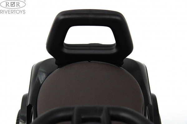 Изображение товара Каталка детская RiverToys Mercedes-Benz G63 / Z001ZZ-D (черный бриллиант)