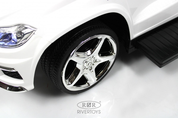 Изображение товара Каталка детская RiverToys Mercedes-Benz GL63 / A888AA-M (белый)