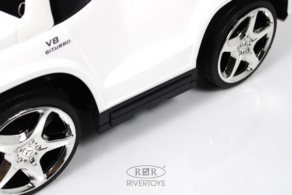 Изображение товара Каталка детская RiverToys Mercedes-Benz GL63 / A888AA-M (белый)