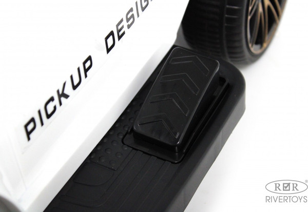 Изображение товара Детский автомобиль RiverToys G008GG-A (белый)