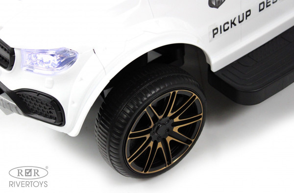 Изображение товара Детский автомобиль RiverToys G008GG-A (белый)