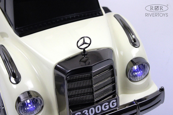 Изображение товара Детский автомобиль RiverToys Mercedes-AMG 300S / G300GG-D (белый)