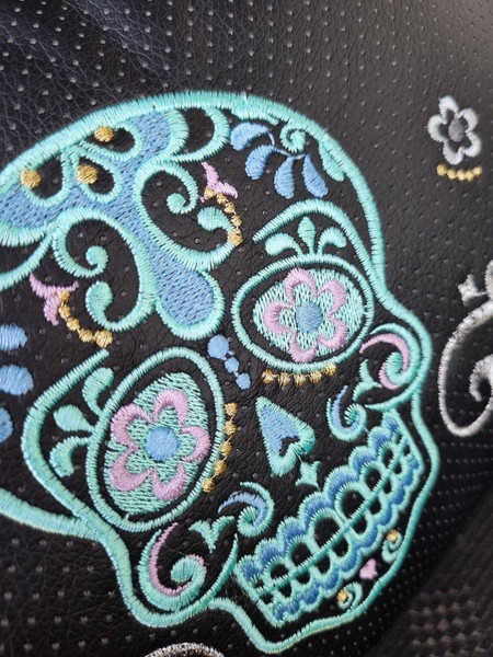 Изображение товара Подушка для автомобиля MATEX Черепа / 27-713 (голубой)