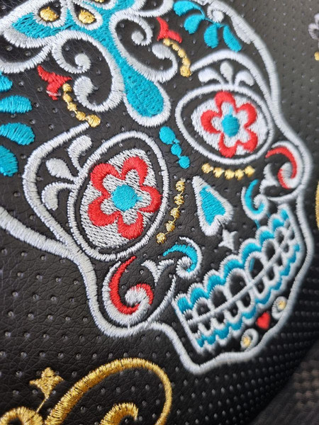 Изображение товара Подушка для автомобиля MATEX Черепа / 27-720 (серый)