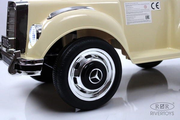 Изображение товара Детский автомобиль RiverToys Mercedes-Benz 300S / LS-128A (бежевый)
