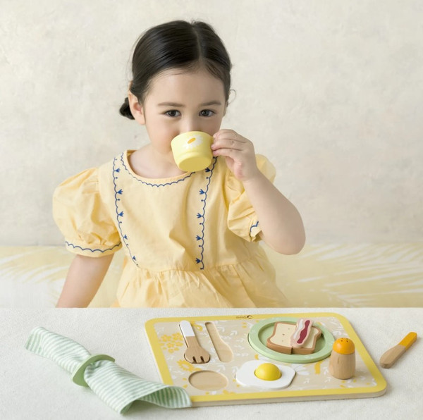 Изображение товара Набор игрушечной посуды Classic World Завтрак на подносе CW50575