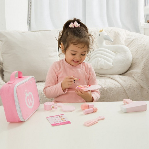 Изображение товара Набор аксессуаров для девочек Classic World Косметичка CW54402