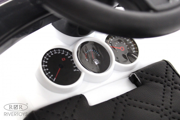 Изображение товара Каталка детская RiverToys F005FF-P (белый)