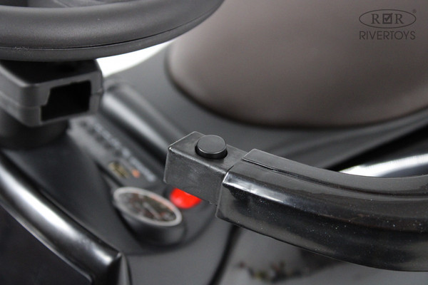 Изображение товара Детский автомобиль RiverToys Mercedes-Benz G63 / Z003ZZ-A (черный)