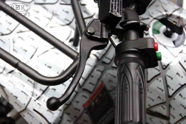 Изображение товара Детский квадроцикл RiverToys Tiki Lux Spider (красный)