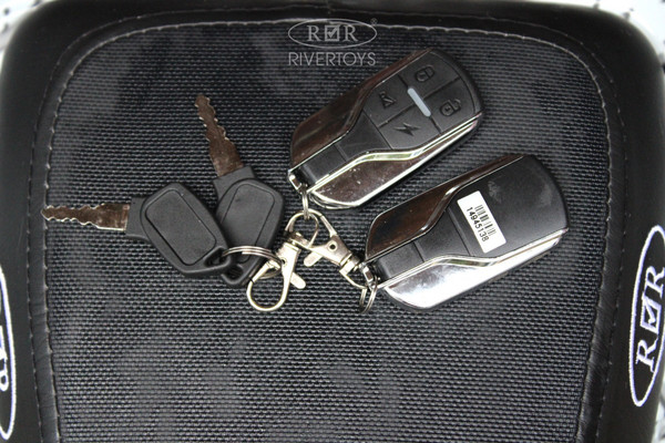 Изображение товара Детский квадроцикл RiverToys Tiki Lux Камуфляж (зеленый)