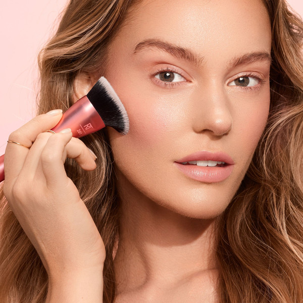 Изображение товара Кисть для макияжа Real Techniques Snatch + Sculpt Contour Brush / RT10012800