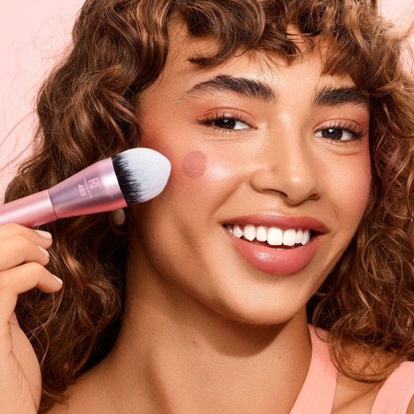 Изображение товара Кисть для макияжа Real Techniques Power Pigment Blush Brush / RT10012900