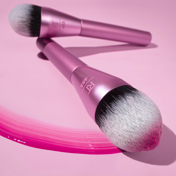 Изображение товара Кисть для макияжа Real Techniques Power Pigment Blush Brush / RT10012900