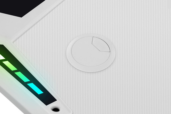 Изображение товара Геймерский стол Defender Infinity RGB / 64332 (белый)