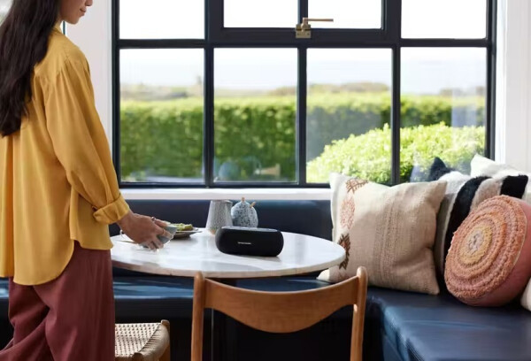 Изображение товара Портативная акустика Harman/Kardon Luna / HKLUNABLKEU (черный)