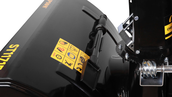 Изображение товара Снегоуборщик бензиновый Champion ST1171E