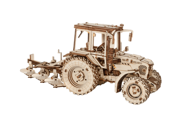 Изображение товара Трактор игрушечный EWA Belarus-82.3 с плугом