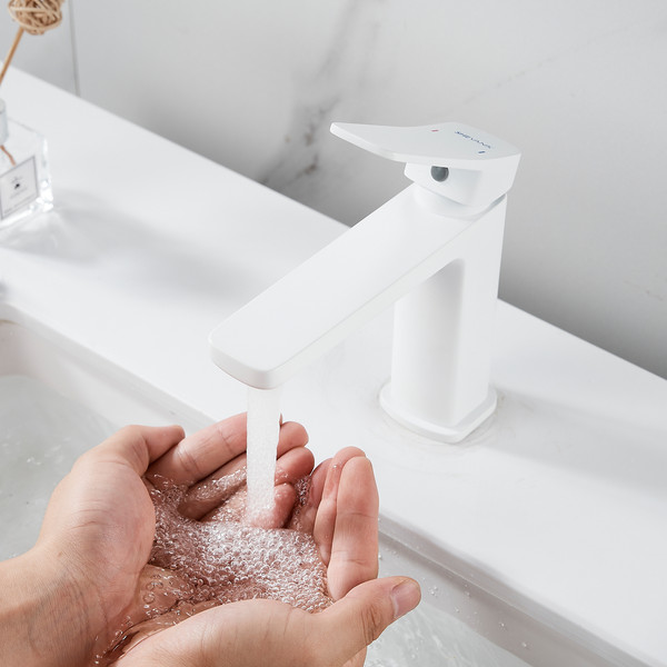 Изображение товара Смеситель Shevanik S9901C (белый)