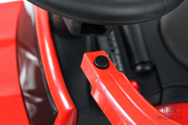 Изображение товара Качалка-каталка RiverToys Mercedes-Benz G63 Z003ZZ-B (красный)