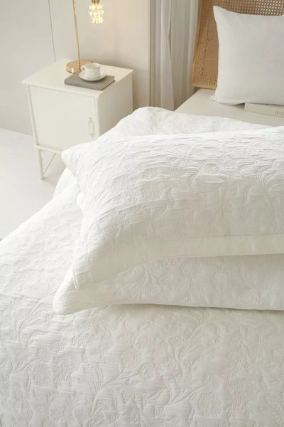 Изображение товара Покрывало Arya Serrate (250x260, белый)