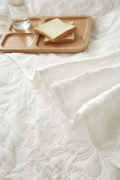 Изображение товара Покрывало Arya Serrate (250x260, белый)